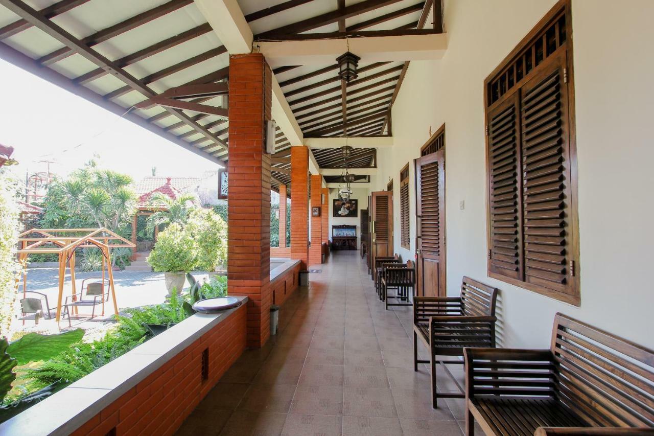 Oyo 1361 Singosari Family Residence Banyuwangi  Exterior foto