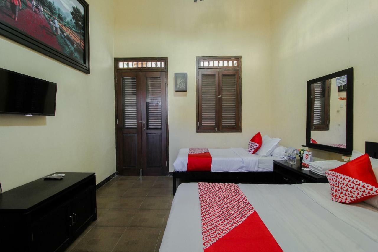 Oyo 1361 Singosari Family Residence Banyuwangi  Exterior foto