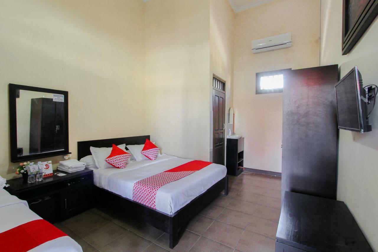 Oyo 1361 Singosari Family Residence Banyuwangi  Exterior foto