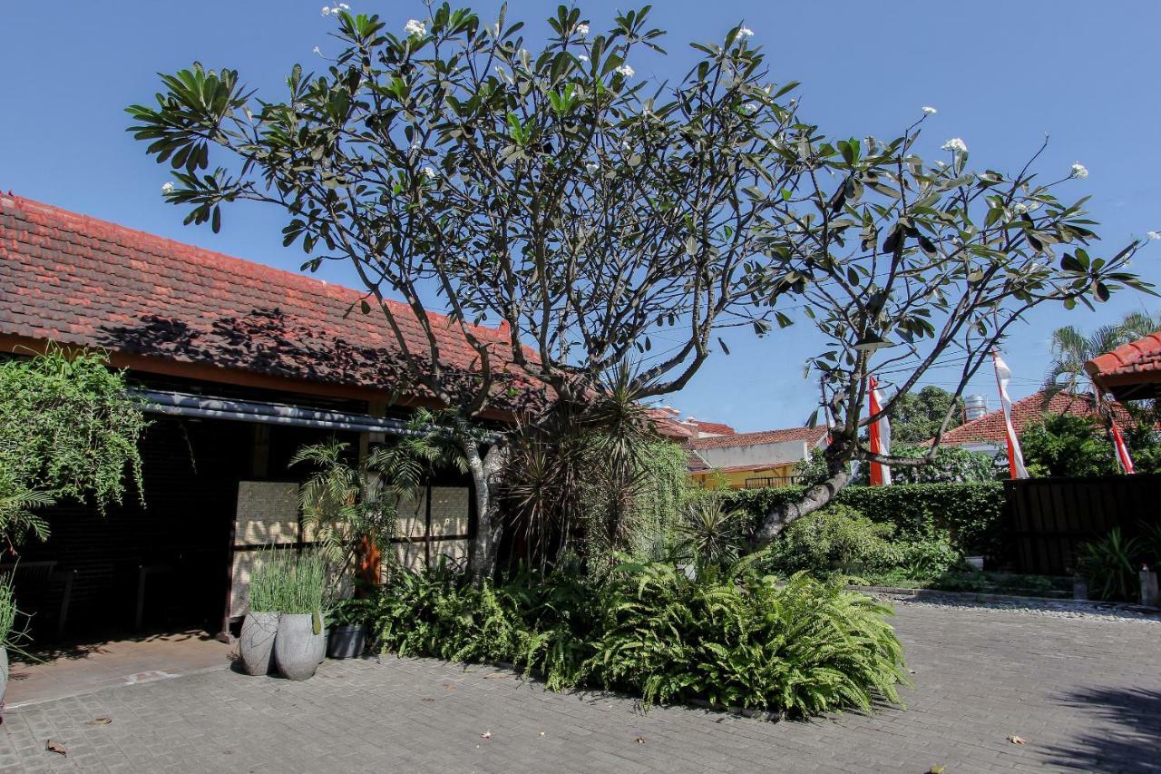 Oyo 1361 Singosari Family Residence Banyuwangi  Exterior foto