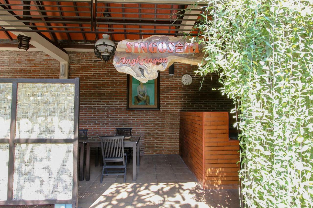Oyo 1361 Singosari Family Residence Banyuwangi  Exterior foto