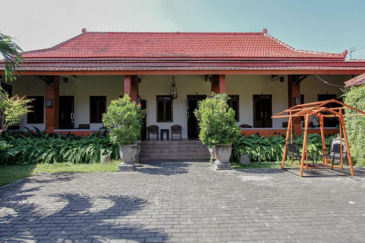Oyo 1361 Singosari Family Residence Banyuwangi  Exterior foto